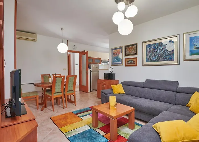 Family Apartment Dubrovnik - Private Jacuzzi Terrace, Private Parking
