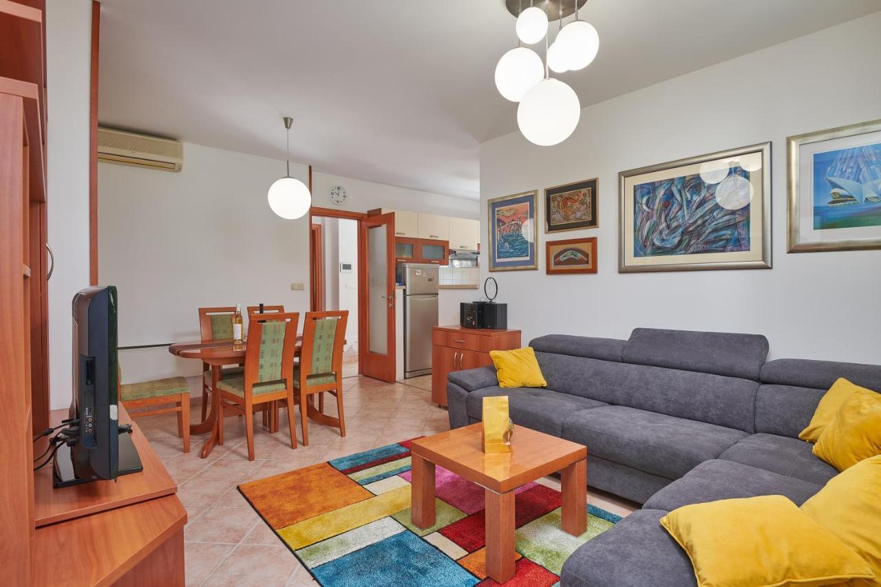 Family - Private Jacuzzi Terrace, Private Parking *