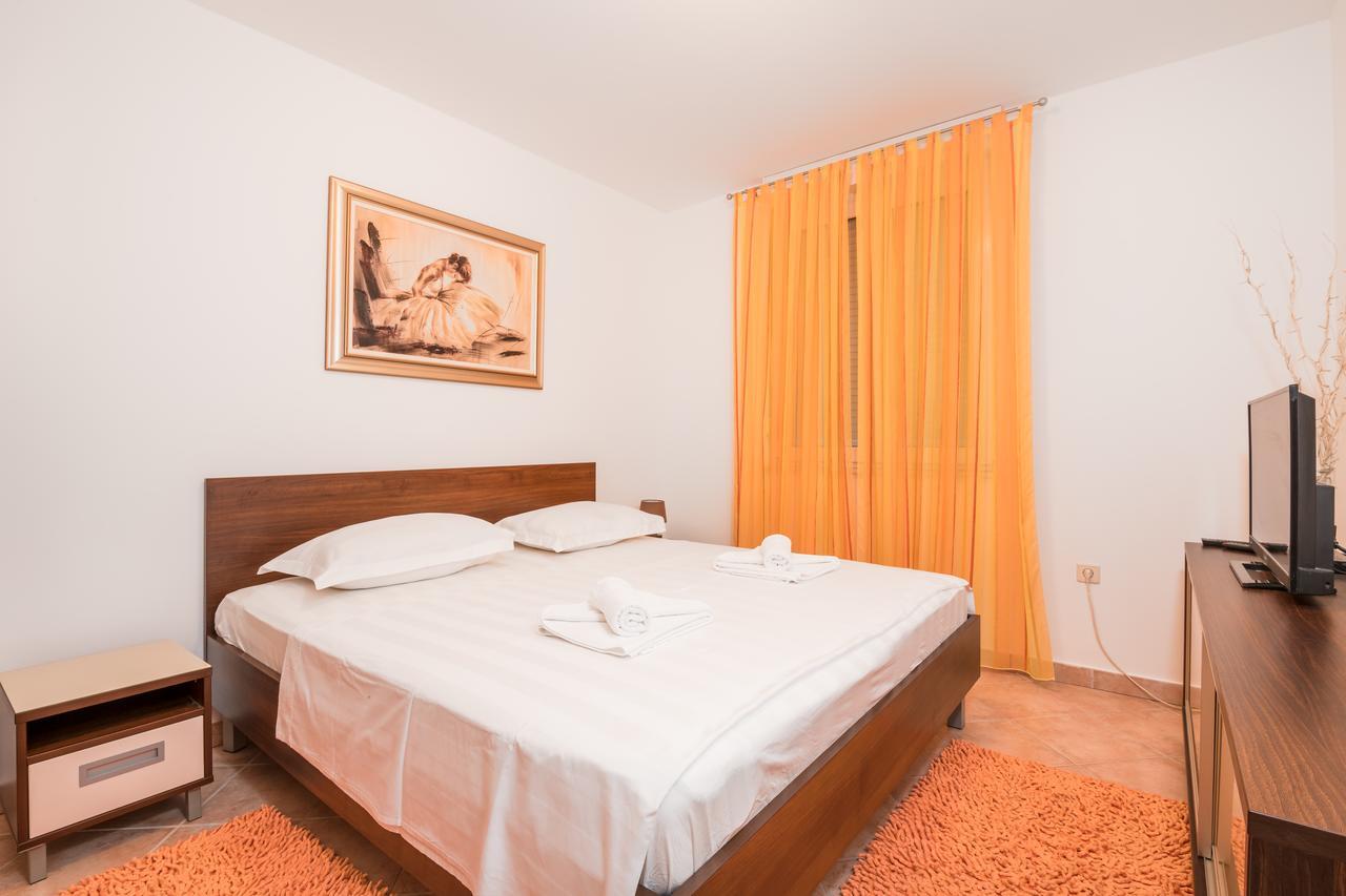 Family - Private Jacuzzi Terrace, Private Parking *