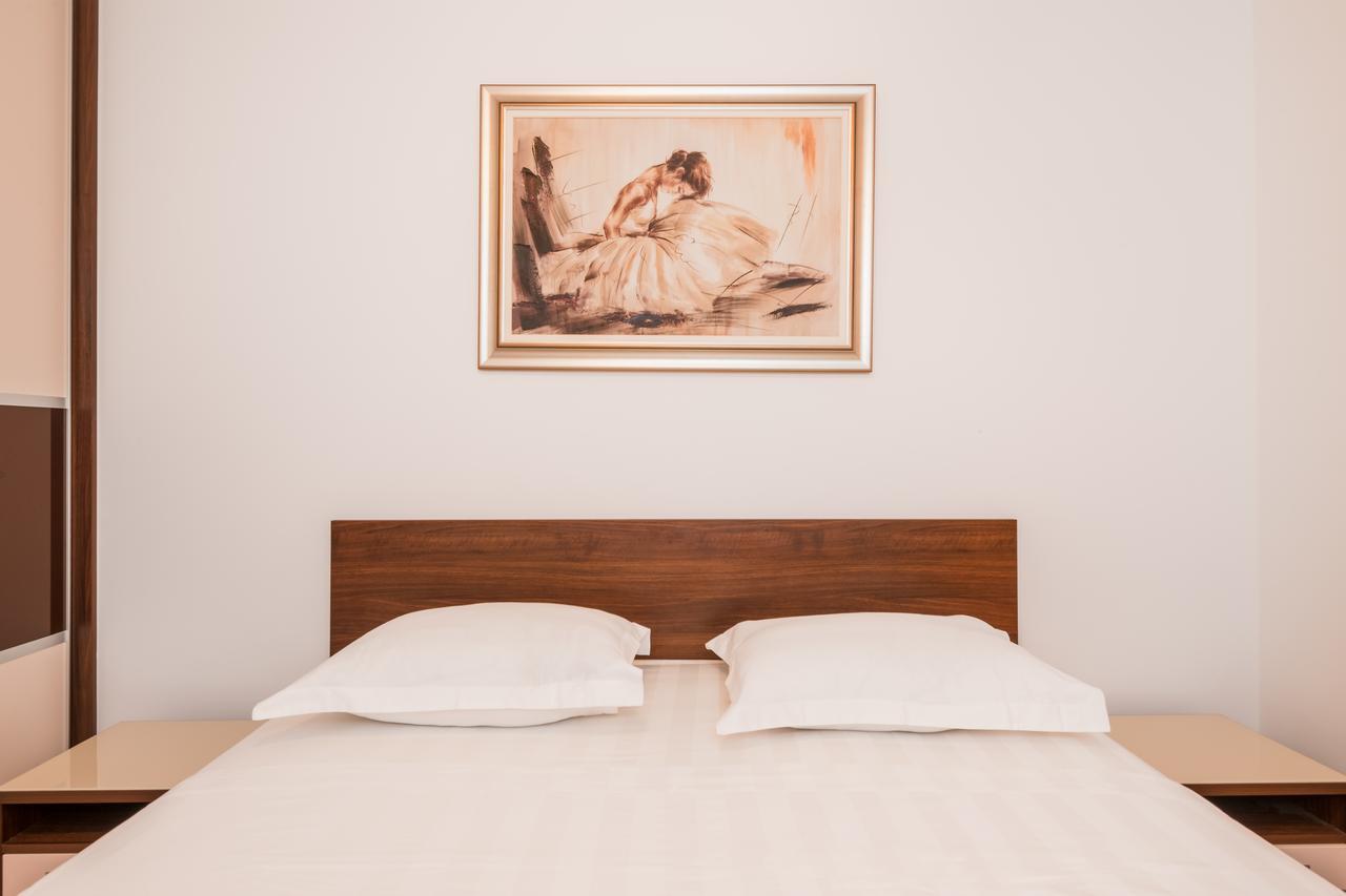 Apartment Family - Private Jacuzzi Terrace, Private Parking