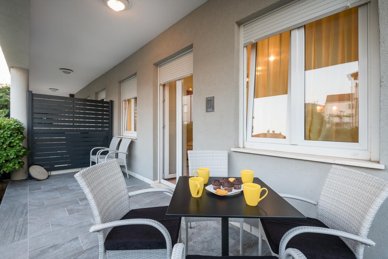 Family - Private Jacuzzi Terrace, Private Parking Apartment *