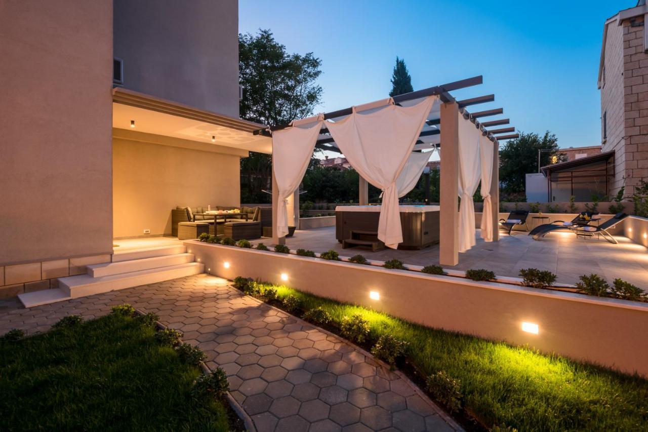 Apartment Family - Private Jacuzzi Terrace, Private Parking *